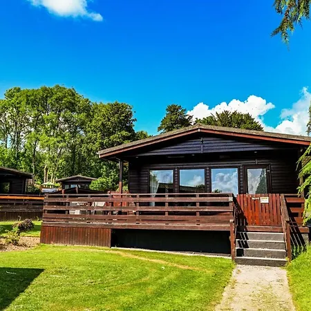 Bluebell Lodge 10 With Hot Tub Newton Stewart Exterior photo