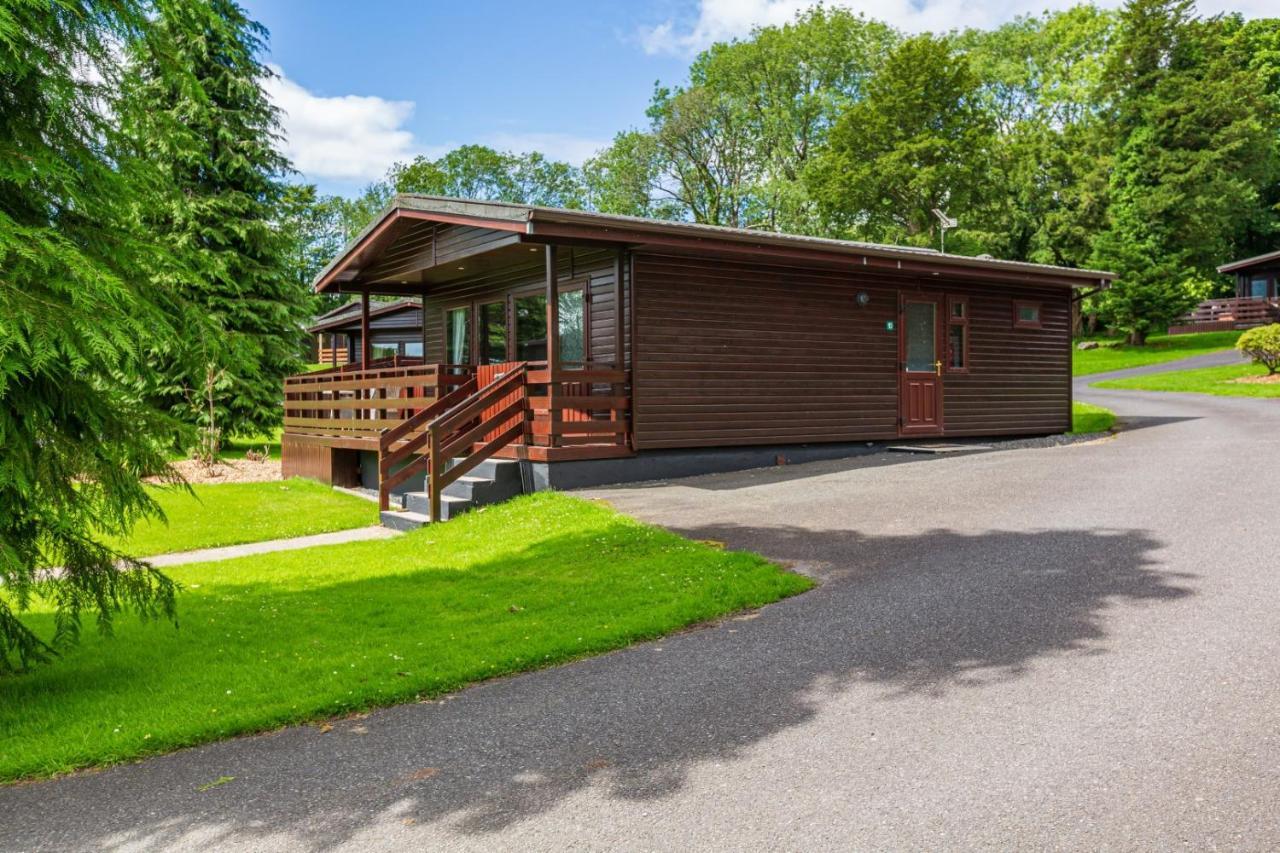 Bluebell 10 With Hot Tub * Newton Stewart